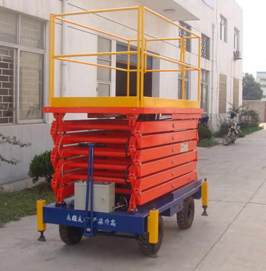 剪叉式高空作業(yè)臺(tái)